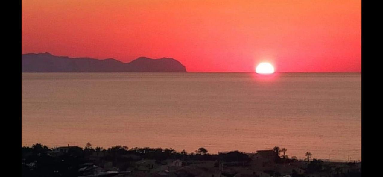 Case Vacanze Le Rose Campofelice Di Roccella Eksteriør billede