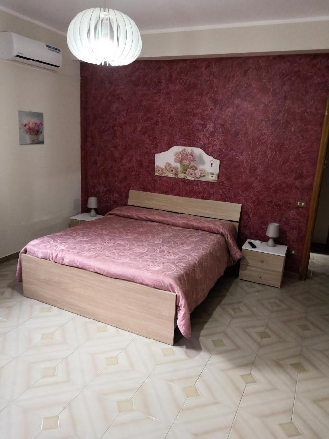Case Vacanze Le Rose Campofelice Di Roccella Eksteriør billede