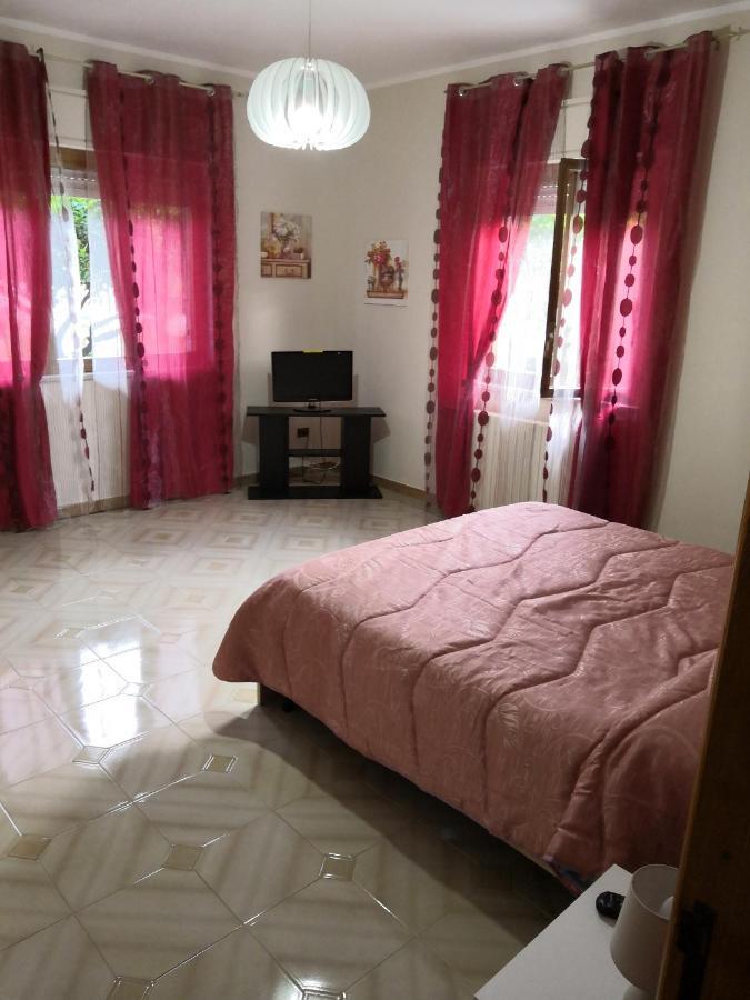Case Vacanze Le Rose Campofelice Di Roccella Eksteriør billede