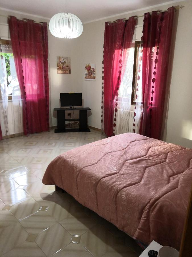 Case Vacanze Le Rose Campofelice Di Roccella Eksteriør billede